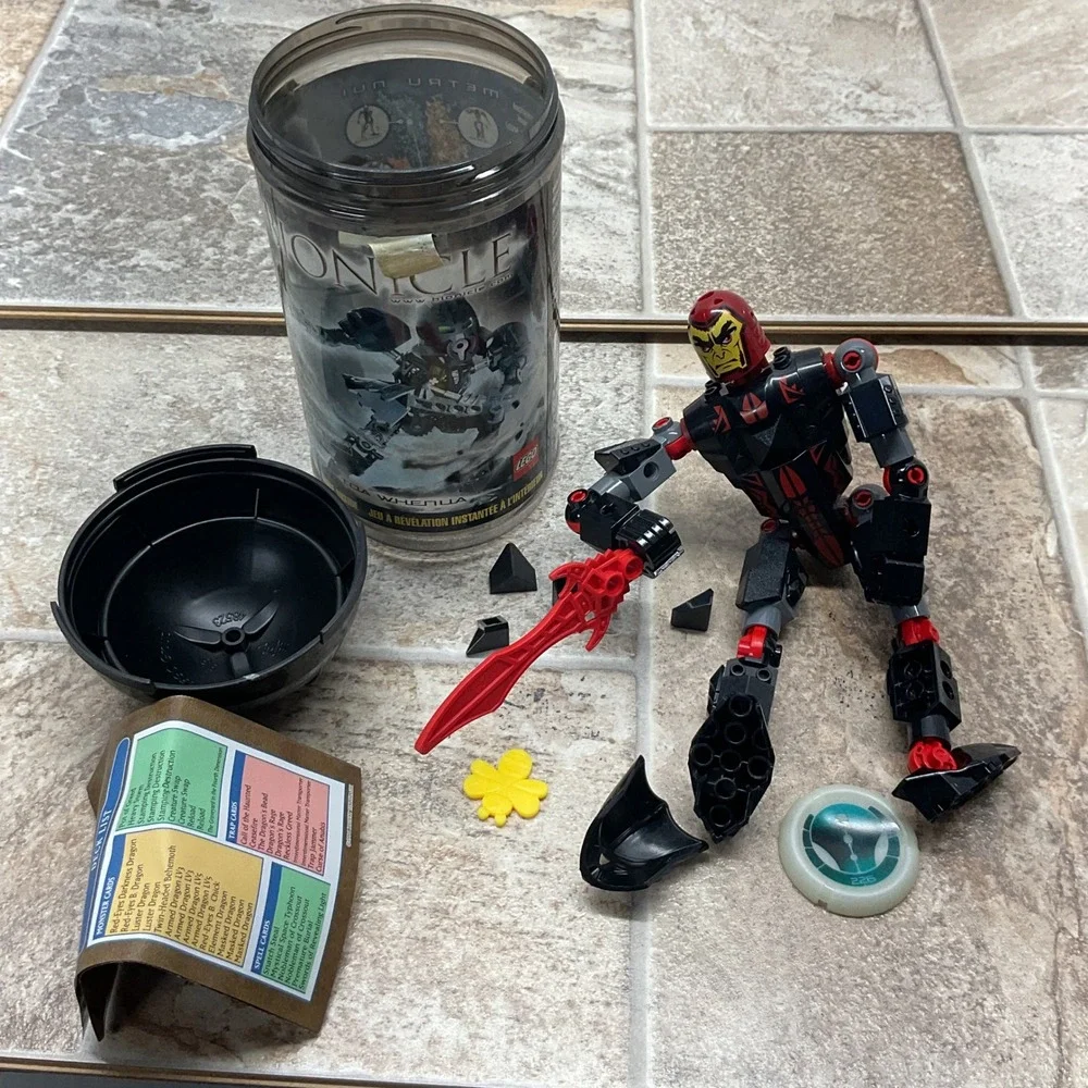 LEGO Bionicle 8603 Toa Whenua Metru Nui Figure with Canister and Kanoka Disk